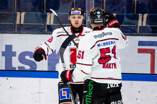 Örebros Robin Kovacs jublar