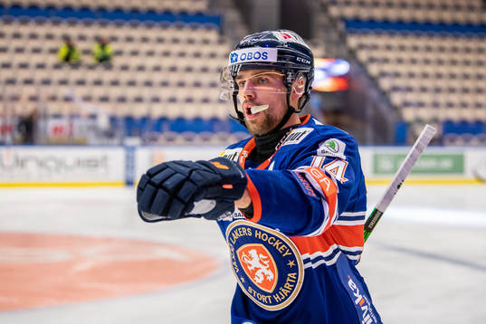 Växjös Emil Pettersson jublar