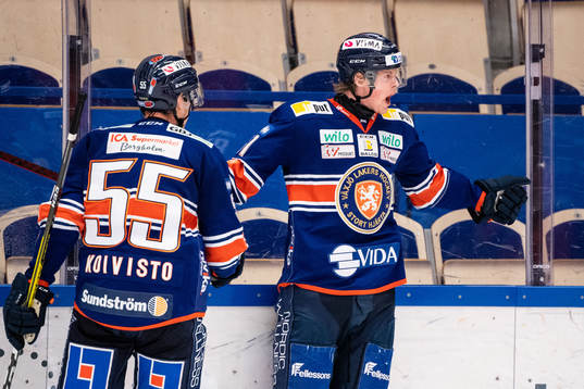 Växjös Fredrik Karlström (h) jublar