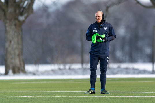Halmstads Simon Lundevall före träningsmatchen i fotboll