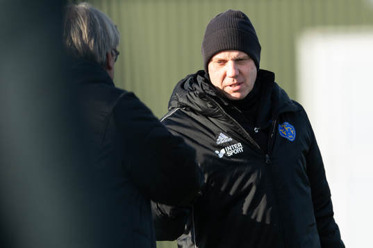 Falkenbergs tränare Hasse Eklund före träningsmatchen i