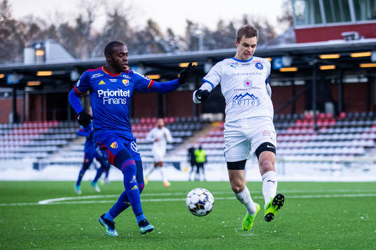 Djurgårdens Edward Chilufya och Akropolis Oscar Pehrsson