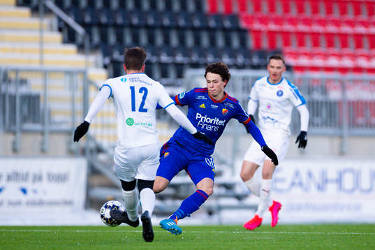 Djurgårdens Leo Cornic och Akropolis Nicklas Lindqvist