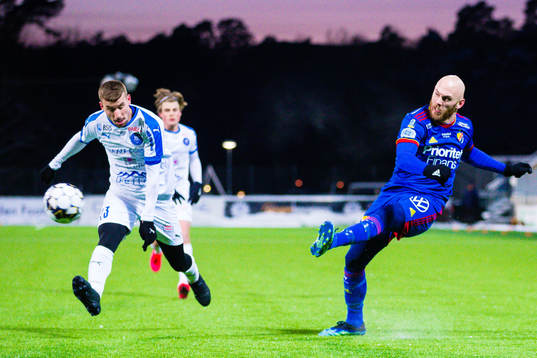 Akropolis Lamine Nekrouf och Djurgårdens Magnus Eriksson