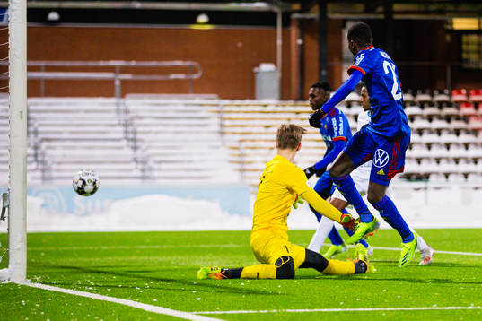 Djurgårdens Mattias Mitku gör 0-4