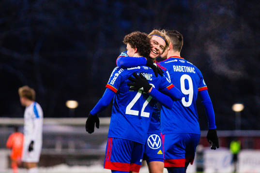 Djurgårdens Leo Cornic jublar med Melker Jonsson