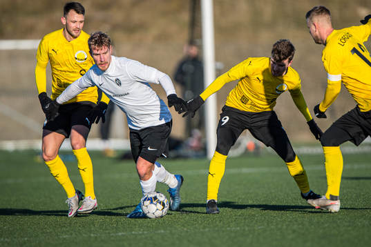 Landskronas Linus Olsson  mot Mjällbys Joel Nilsson och