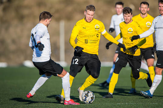 Mjällbys David Löfquist och Landskronas Jonathan Asp