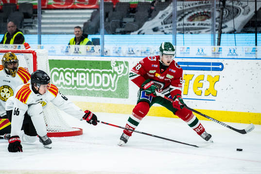 Brynäs Alexander Lindelöf och Frölundas Jesper Sellgren