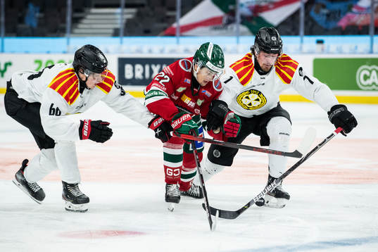 Brynäs Alexander Lindelöf och Marcus Björk mot