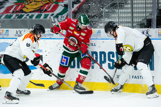 Frölundas Robin Alvarez och Brynäs Tom Hedberg och Marcus