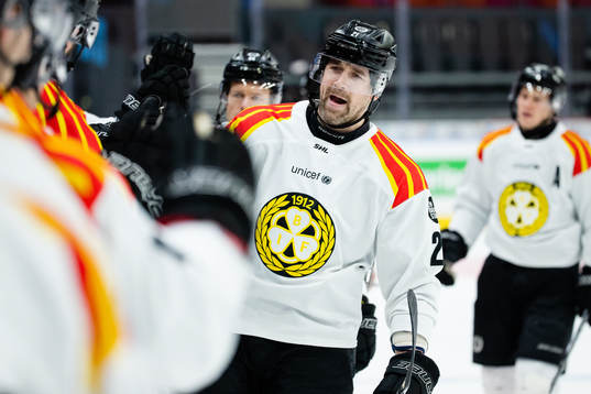 Brynäs Patrik Berglund jublar
