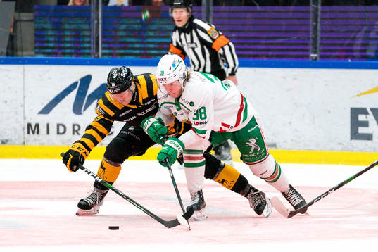 Skellefteås Tuomas Kiiskinen och Rögles Erik Andersson