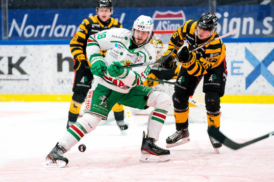 Rögles Dennis Everberg och Skellefteås Linus Lindström