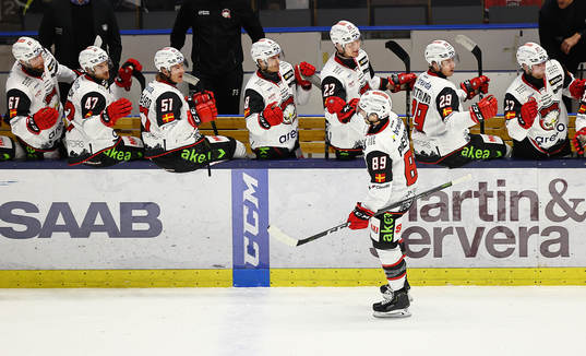Malmö Redhawks Matt Puempel jublar