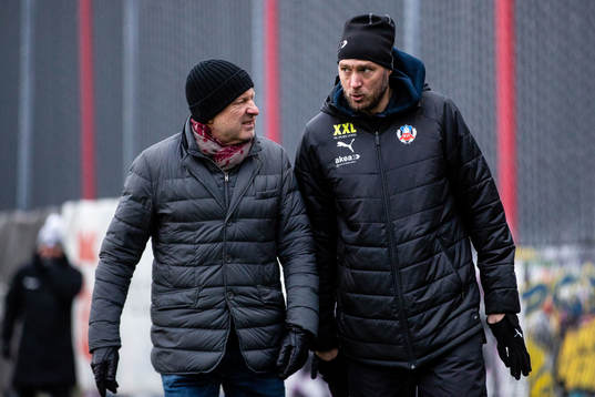 Helsingborgs ordförande Kjell Jakobsson i samtal med