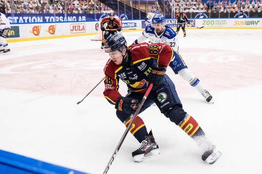 Djurgårdens Alexander Holtz och Leksands Marek Hrivik