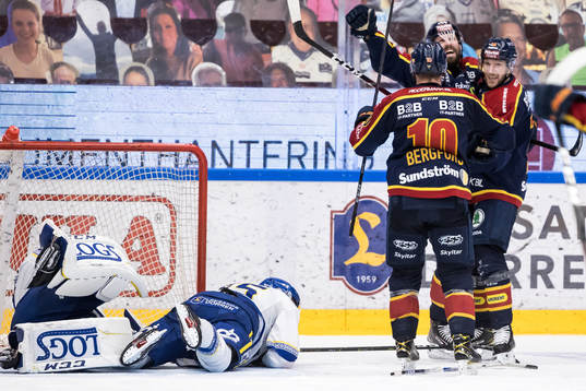 Djurgårdens Dick Axelsson jublar