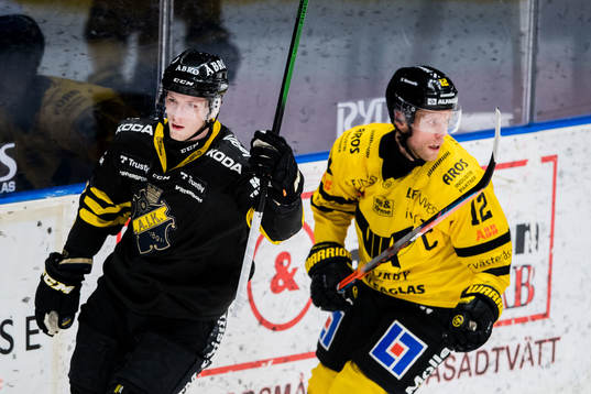 s Jacob Svensson jublar