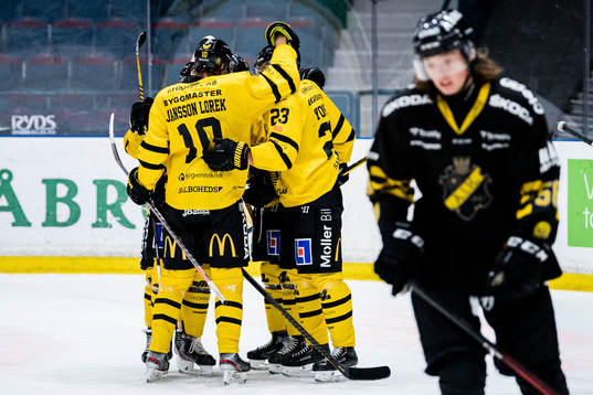 Västerås spelare jublar