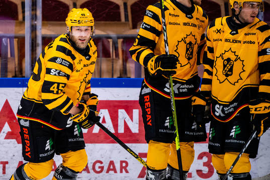 Skellefteås Oscar Möller jublar