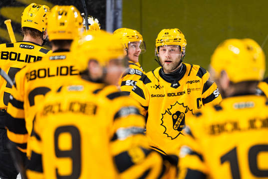 Skellefteås Oscar Möller jublar