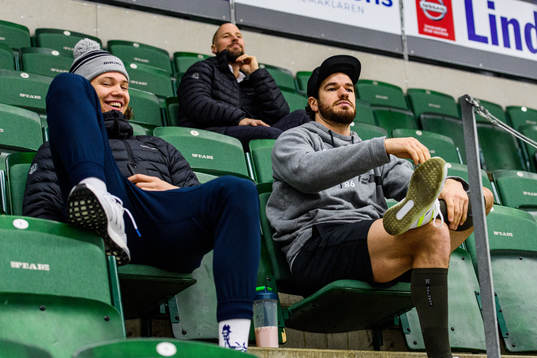 Moritz Seider, sportchef Chris Abbott och Eric Gelinas på