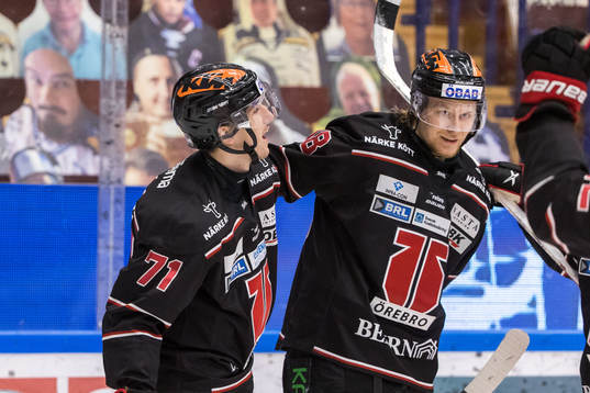 Örebros Rodrigo Abols jublar med Borna Rendulic