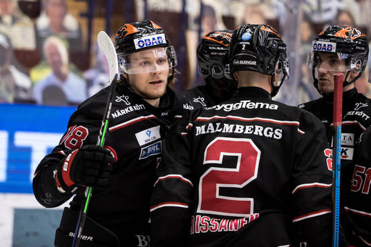 Örebros Rodrigo Abols jublar