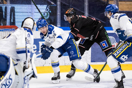 Leksands Patrik Norénunder ishockeymatchen i SHL mellan