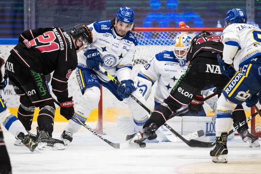 Leksands Johan Fransson och Örebros Linus Öberg framför