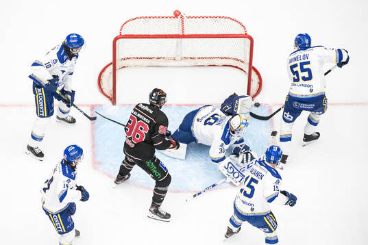 Leksands målvakt Janne Juvonen och Jonas Ahnelöv och Otto