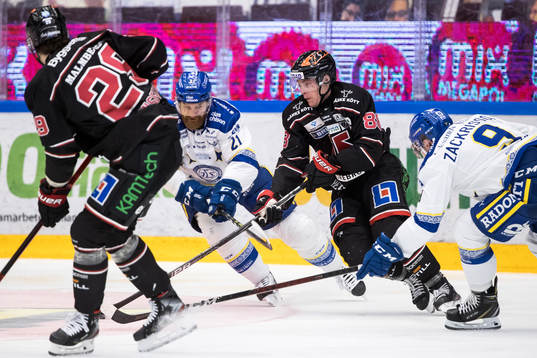 Leksands Mattias Ritola och Örebros Joonas Rask