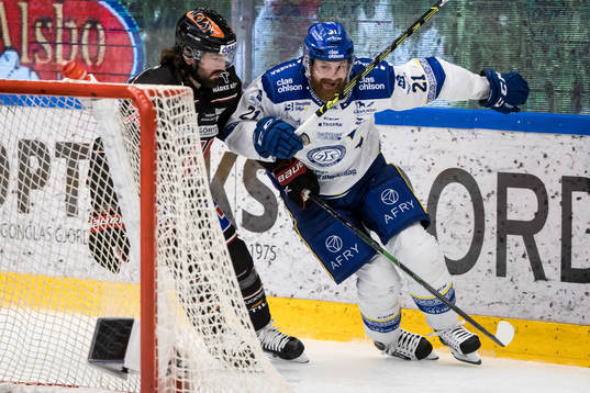 Örebros Nick Ebert och Leksands Mattias Ritola