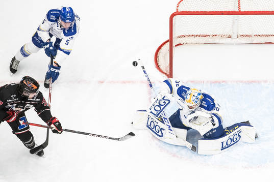 Leksands Calle Själin och målvakt Janne Juvonen och