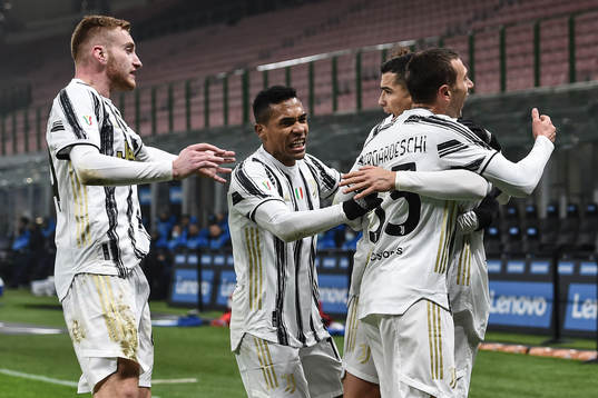 Cristiano Ronaldo celebrate with Dejan Kulusevski of