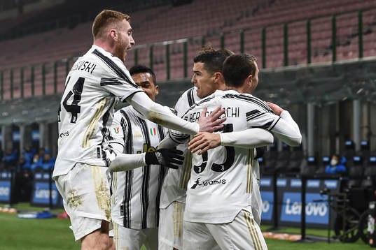 Cristiano Ronaldo celebrate with Dejan Kulusevski of