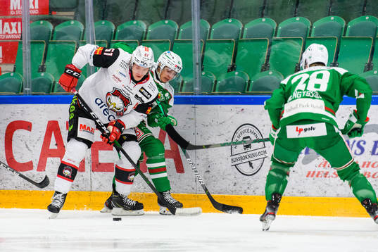 Malmö Redhawks Emil Sylvegård och Rögles Samuel Jonsson