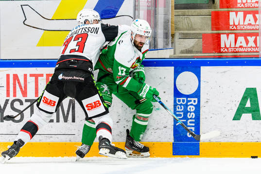 Rögles Taylor Matson och Malmö Redhawks Adam Ollas