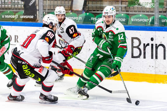 Malmö Redhawks Joseph Veleno och Rögles Brady Ferguson
