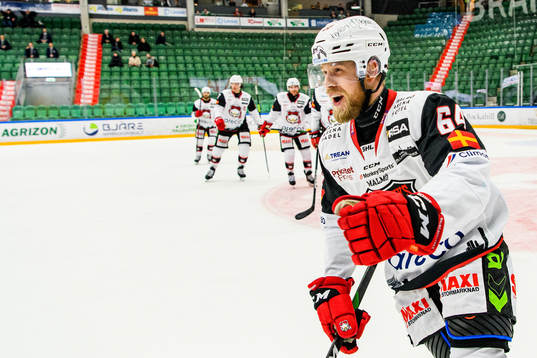Malmö Redhawks Victor Backman jublar