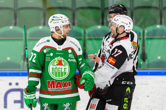 Rögles Daniel Zaar och Malmö Redhawks Pathrik Westerholm
