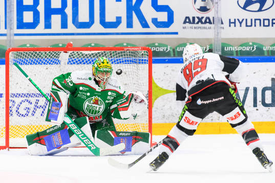Malmö Redhawks Matt Puempel missar straff på Malmö