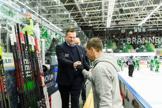 Malmö Redhawks tränare Joakim Fagervall jublar