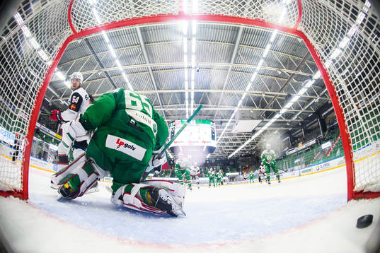 Malmö Redhawks Victor Backman gör 0-1 bakom Rögles