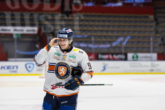 Växjös Joel Persson jublar
