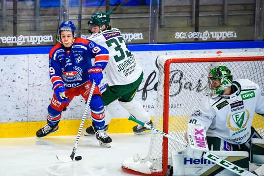 Oskarshamns Tyler Kelleher och Färjestads Albert Johansson
