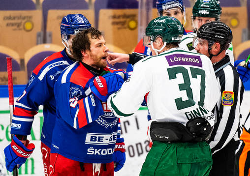 Oskarshamns Brian Cooper och Färjestads Adam Ginning