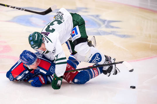 Oskarshamns Lance Bouma och Färjestads Michael Lindqvist