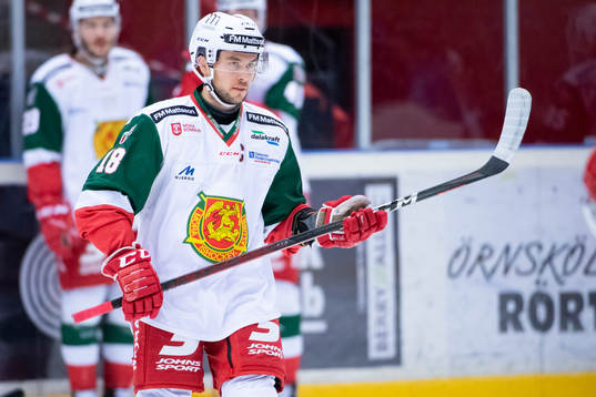 Moras Mattias Nörstebö värmer upp